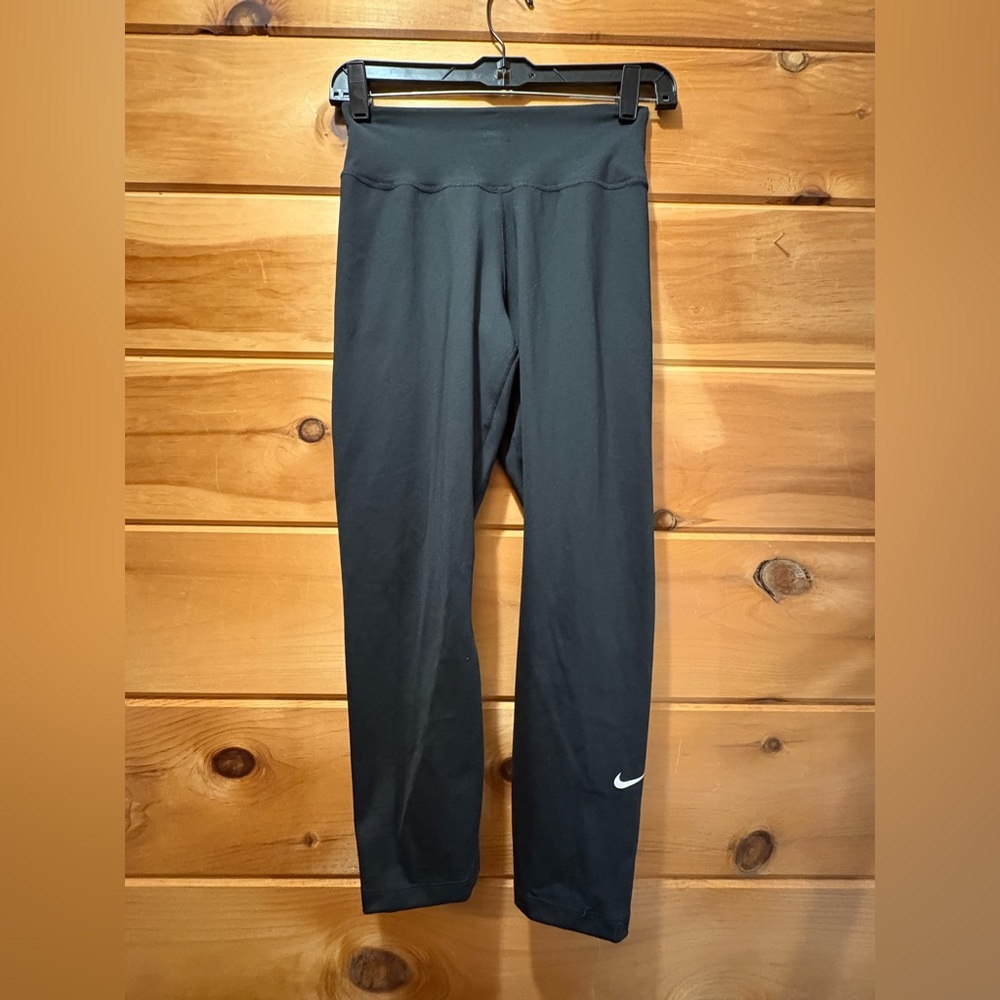 Nike One Dri-FIT Women’s Black Mid Rise Crop Leggings XS Athletic Workout Pants